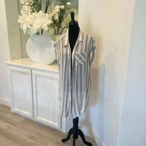 Grey/white Umgee top - L